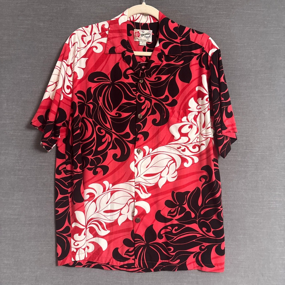 Hilo Hattie Hawaiian Shirt S Red Black Floral Rayon Short Sleeve Made in Hawaii